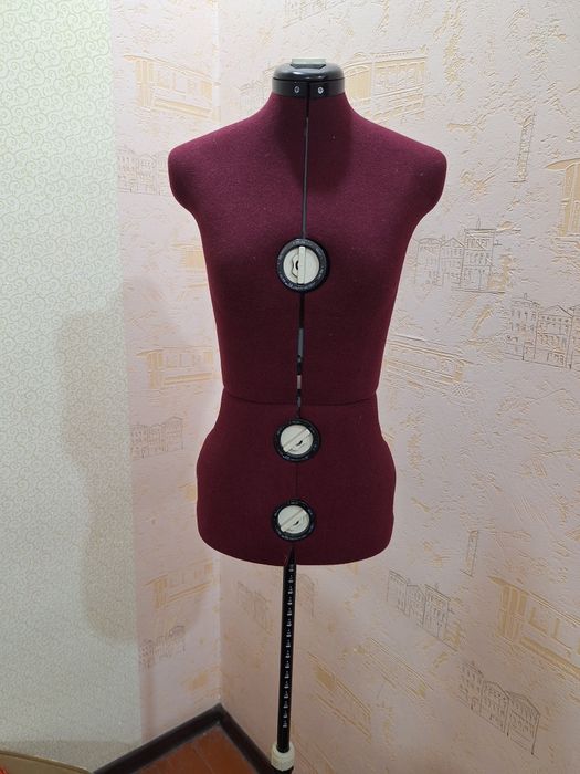 Продается манекен раздвижной 42-50 размер