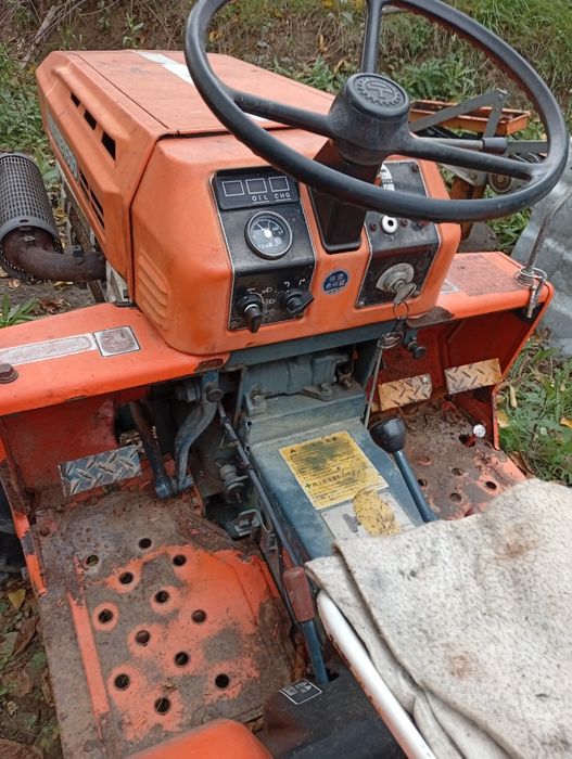 Tractor kubota b1600