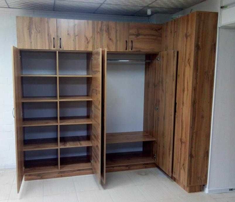 Шкаф  новый  удобный