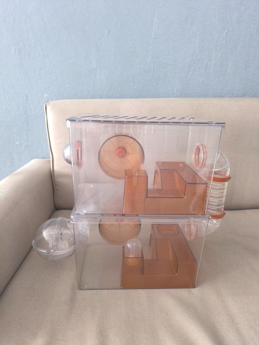 Продам клетку для хомяка.