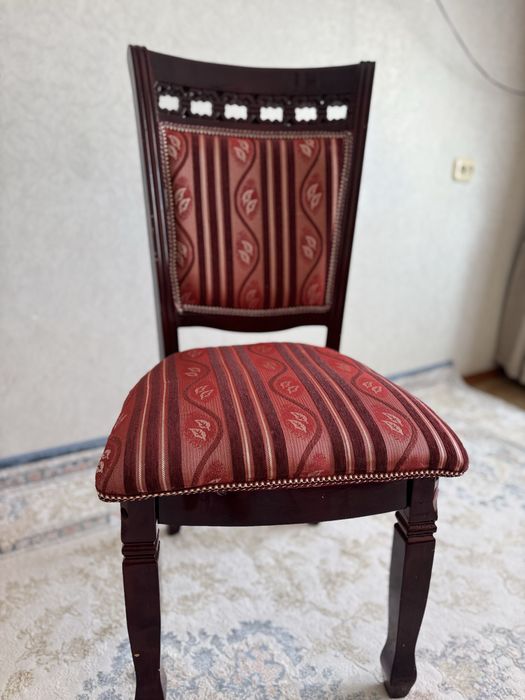 Продам комплект стульяев