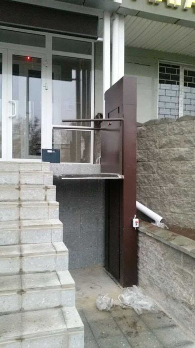 Вертикальный подъемник для инвалидов