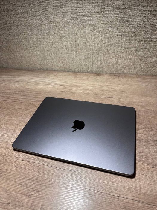 Продам Macbook air m3, 97%, 8gb/256gb