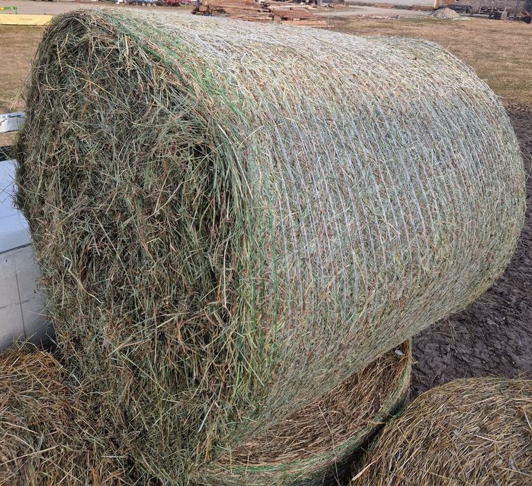 Baloții de fân si otavă ROTUNZI SAU PĂTRAT