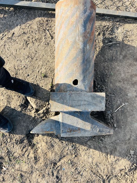 Наковальная вместе со стойкой