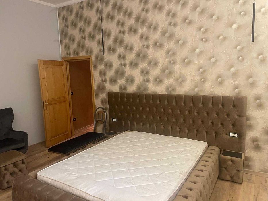 Închiriez apartament 4 camere (113 mp) ultracentral, lângă Piața Unirii