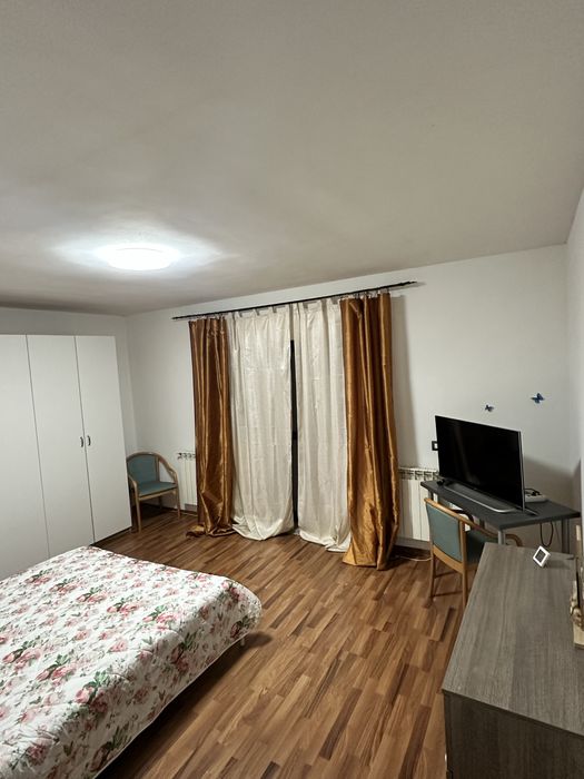 Închiriez Apartament 2 camere decomandat Zona Bucium
