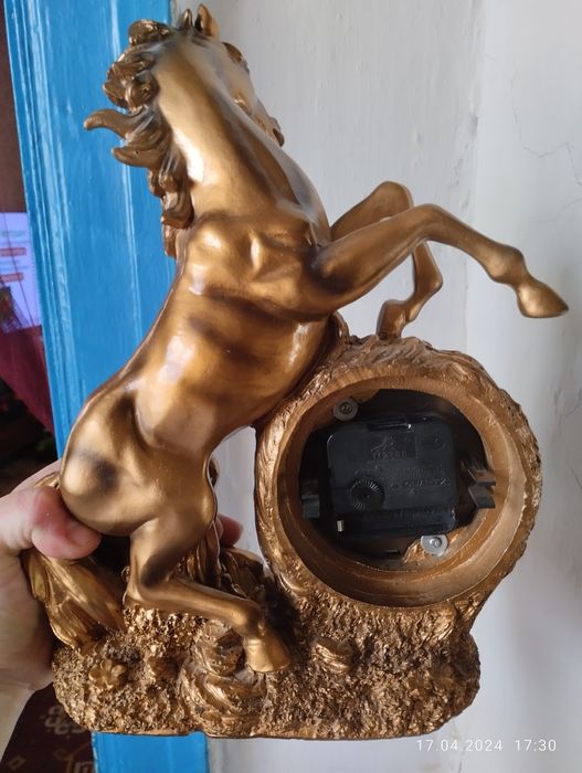 Сувенирные часы "Лошадь"