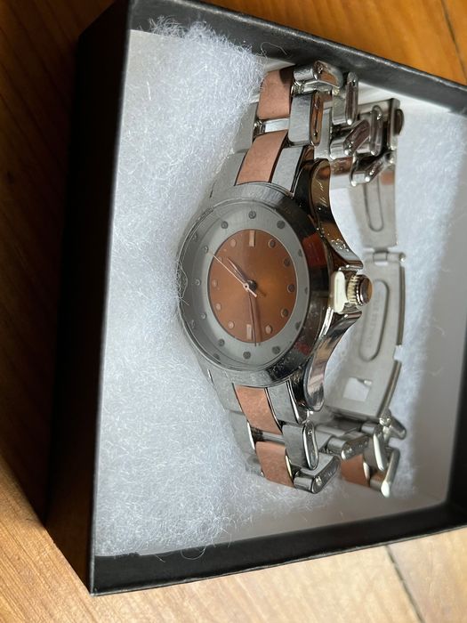 Кварцов часовник LBVYR