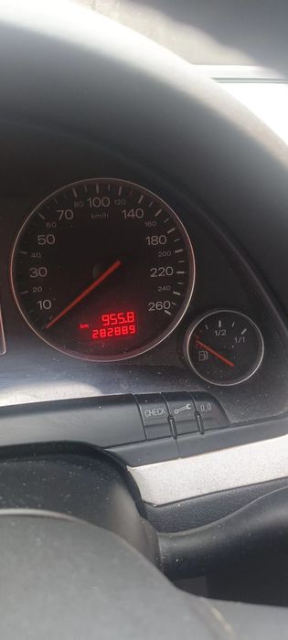 Vând audi a4 b6   1.9 116 cai