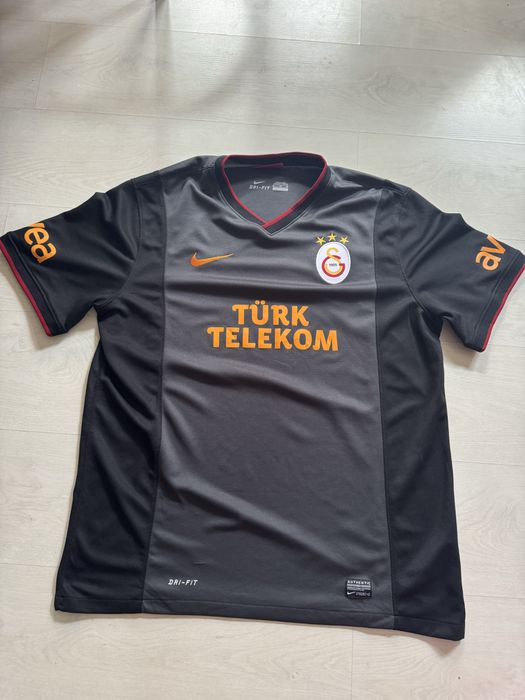 Футболни екипи