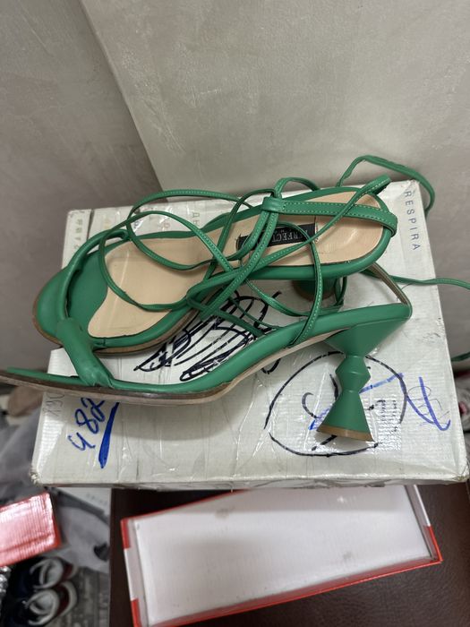 Обувь по 2000 тенге