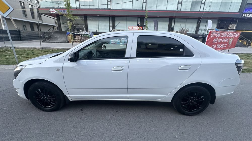 Chevrolet Cobalt 2025 — 4