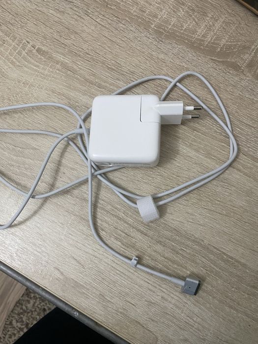 Зарядка макбука