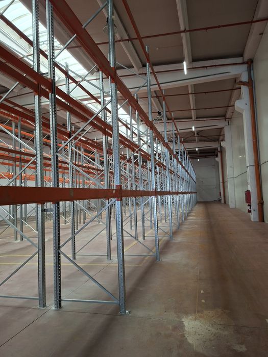 Rafturi metalice industriale reglabile 
Avem orice dimensiuni livram i