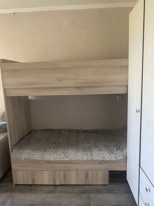Продается кровать и шкаф