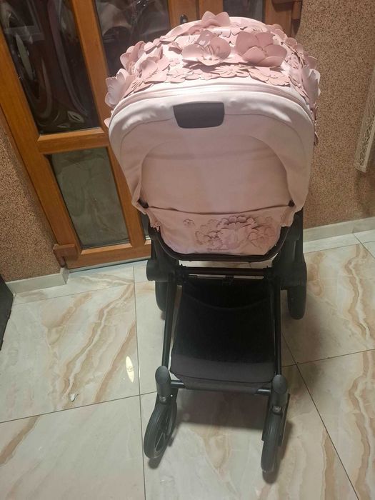 Cărzcior cybex priam simply flowers roz stare foarte bună