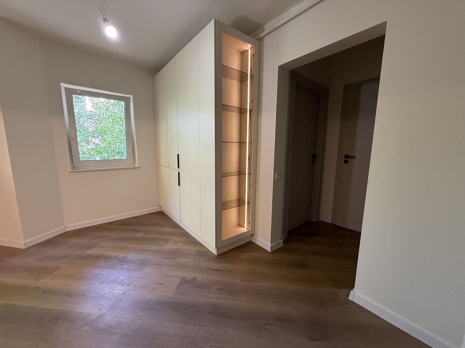 Vand apartament 3 camere Donath