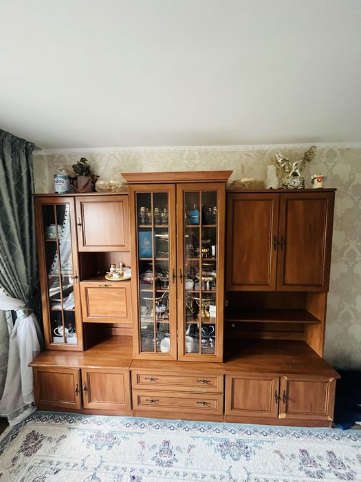 Шкаф Сервант………..