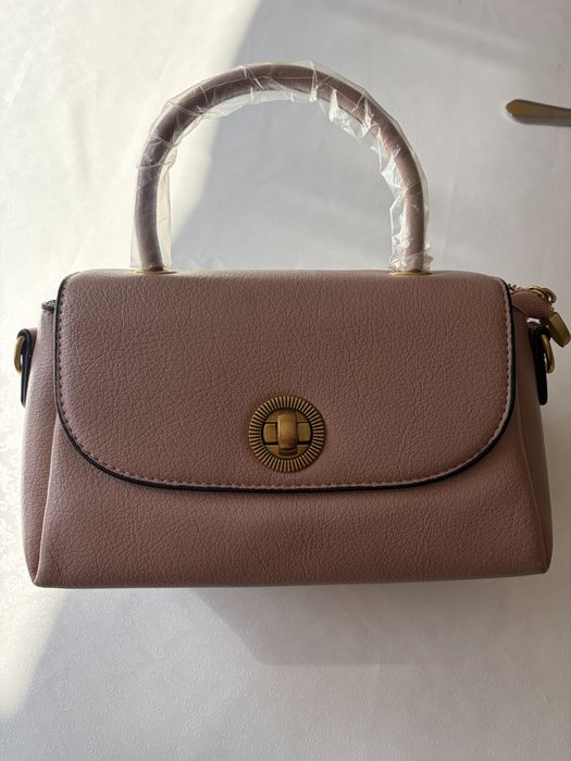 Продам сумочку,новую. Компактная