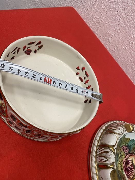 Голям италиански пепелник и купа на каподимонте