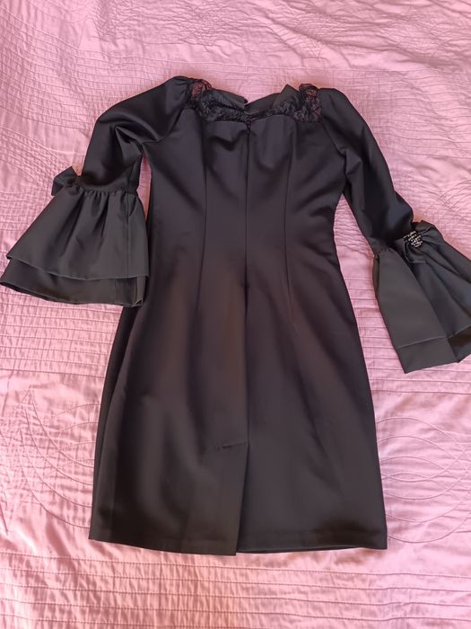 Официална черна рокля