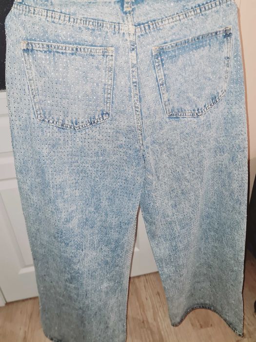 Дънки с блестящ ефект