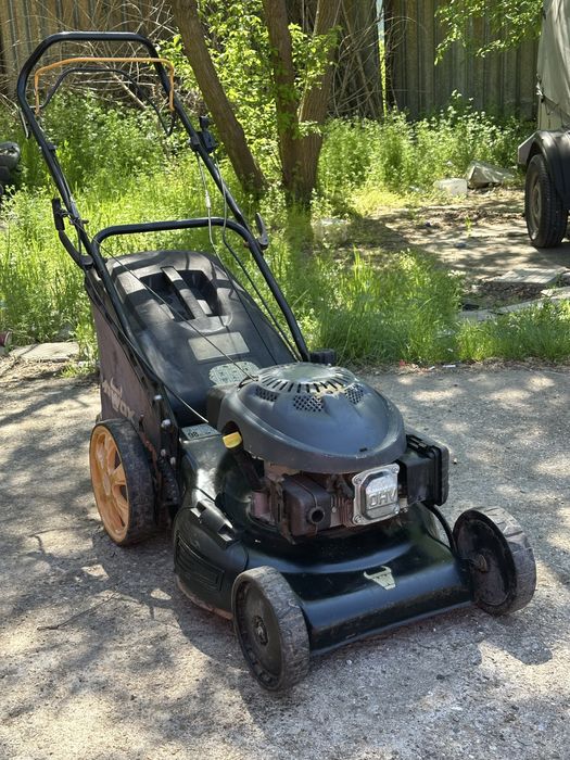 Бензинова самоходна косачка mowwox