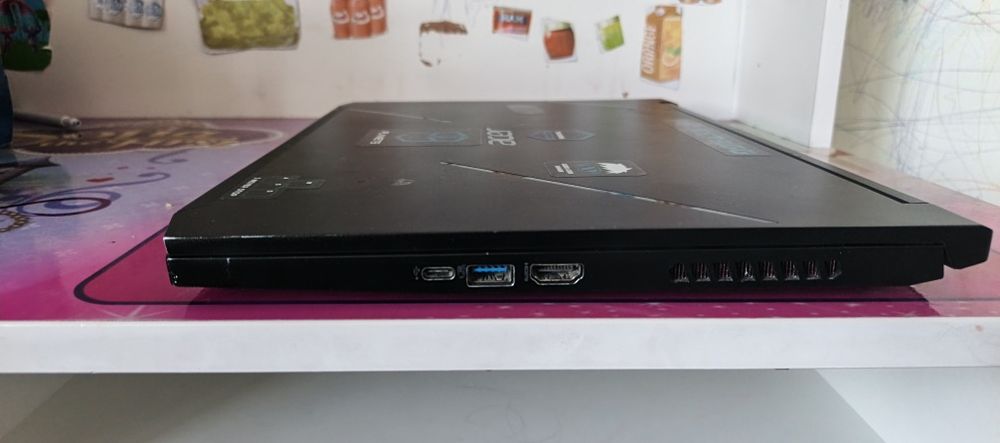 Acer Nitro 7 Metal / i7-10th / 24GB RAM / 2TB SSD / GTX 1660Ti / 144Hz