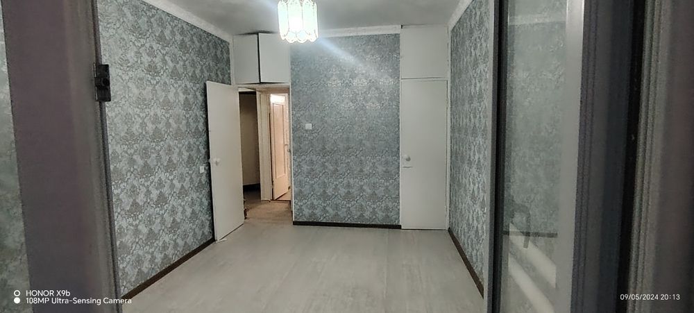 Zarafshon shaxar 6-12-xx da 3 xonali kvartira sotiladi yangi remont