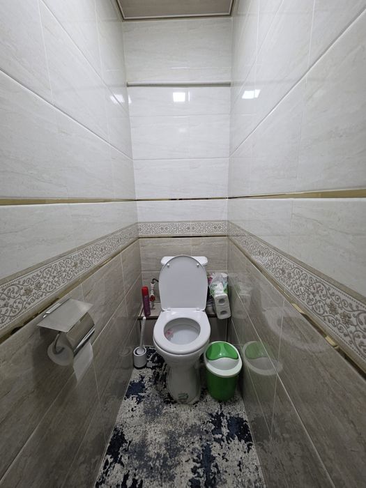 11 maktab 9 bozor oldida