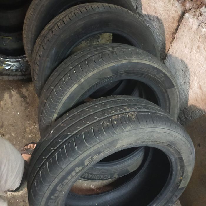 Продаю шины на 17