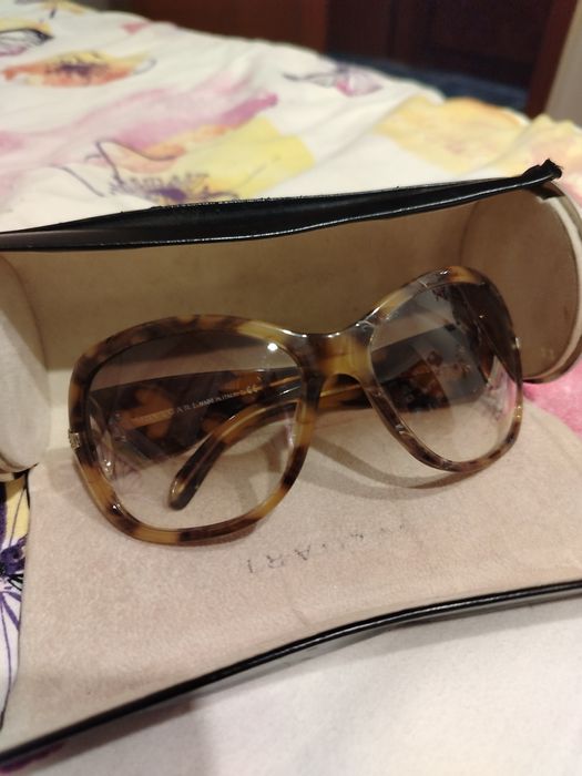 Оригинални дамски слънчеви очила BVLGARI в много запазено състояние