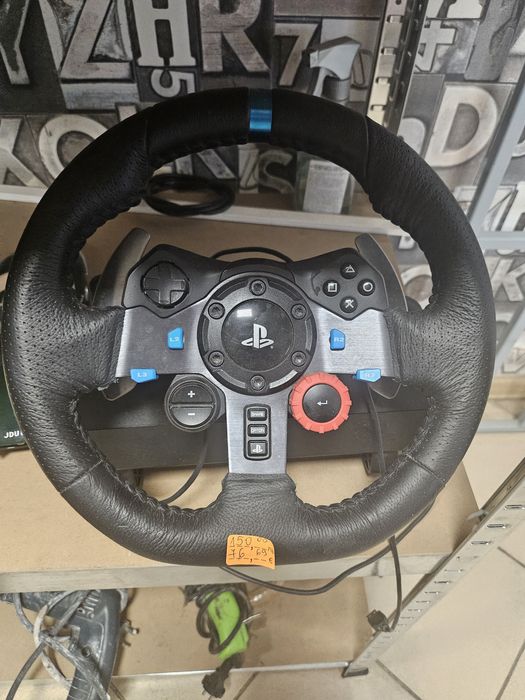 Това е гейминг волан Logitech G29 Driving Force Racing Wheel. 
Това