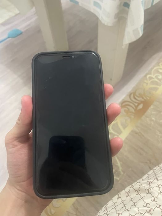 Айфон 11 70к срочно