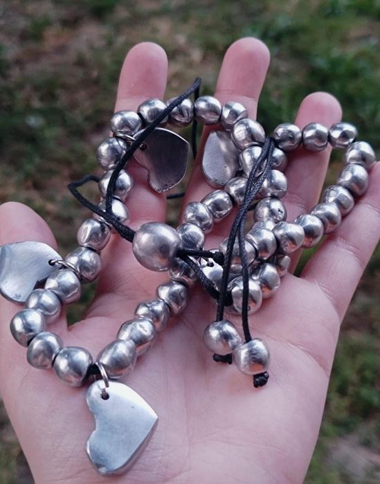 Colier Vestopazzo cu inimioare si margele din aluminiu reciclat