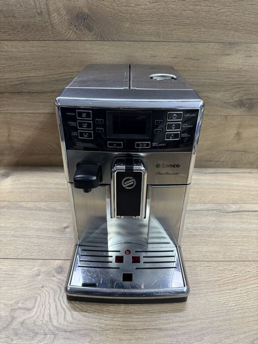 Продавам кафемашина Saeco PicoBaristo Type:HD8927