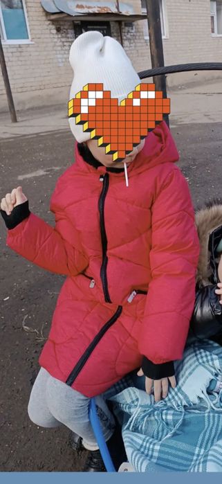 Продам куртку для девочек