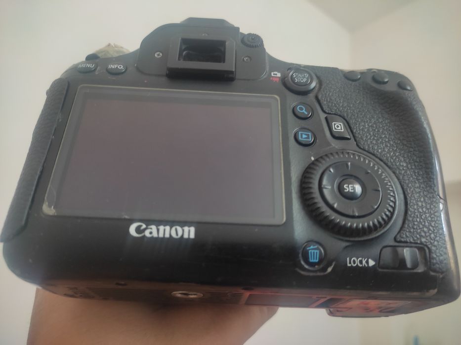 Canon 6d body sotiladi. Arzon