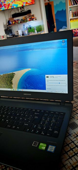 Laptop Medion Akoya i5 Gen 6, 8GB, 500GB, Nvidia 940MX 2GB, DVD-RW baterie buna