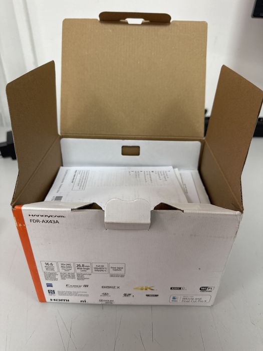 Видеокамера SONY FDR AX43A