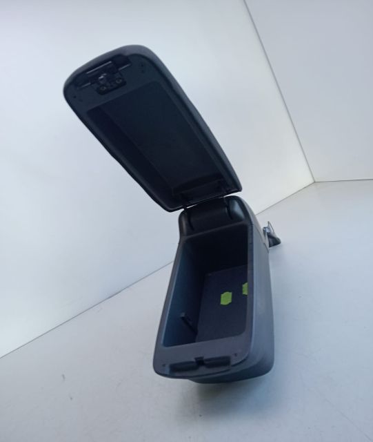 Cotiera Toyota Avensis a 2-a generatie T25