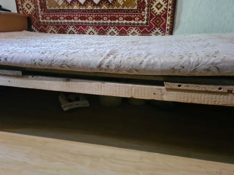 Старая кровать Даром