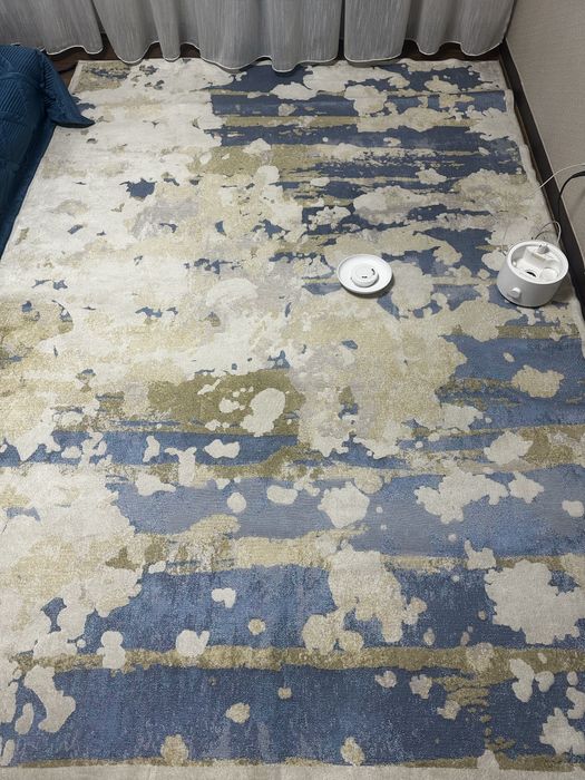 Ковры четыре шт, разных размеров