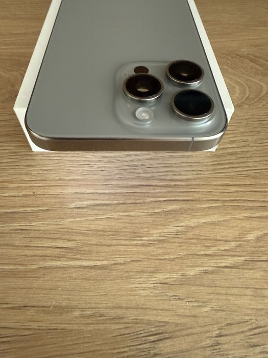 iPhone 15 Pro Max Natural Titanium 256GB-Като нов 89% батерия