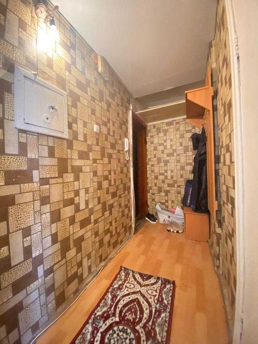 продам 1 комнатную в центре