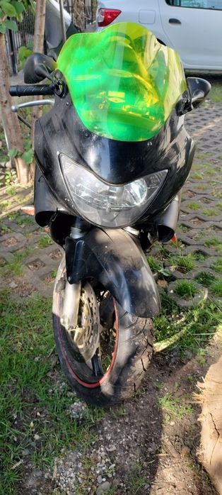 Honda cbr 600 an 2000.