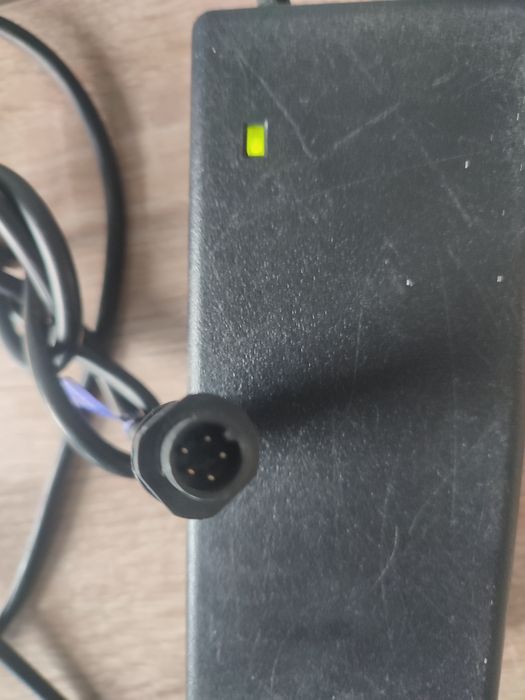 Încărcător bicicleta electrica