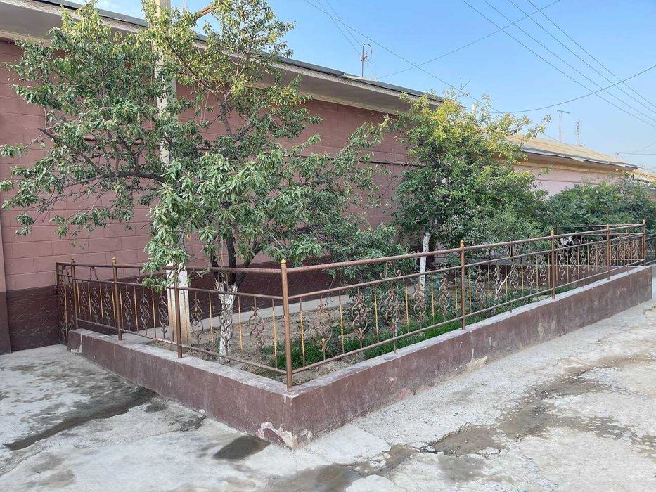 Зудлик билан ховли сотилади 6 сотих барча шароити бор яшаб турилган