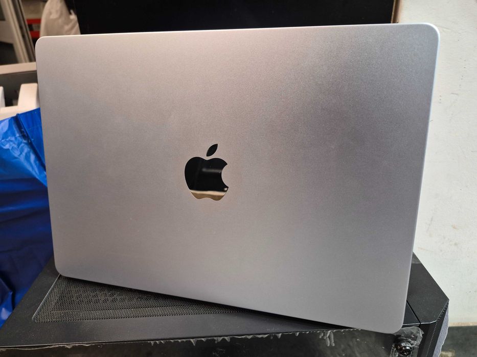 Hope Amanet P10/Laptop Apple Macbook Air M4 2025 256GB 16GB RAM bat 100%